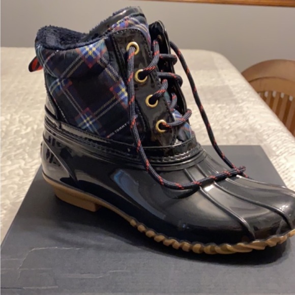 New Tommy Hilfiger Rain Boots - Picture 1 of 4